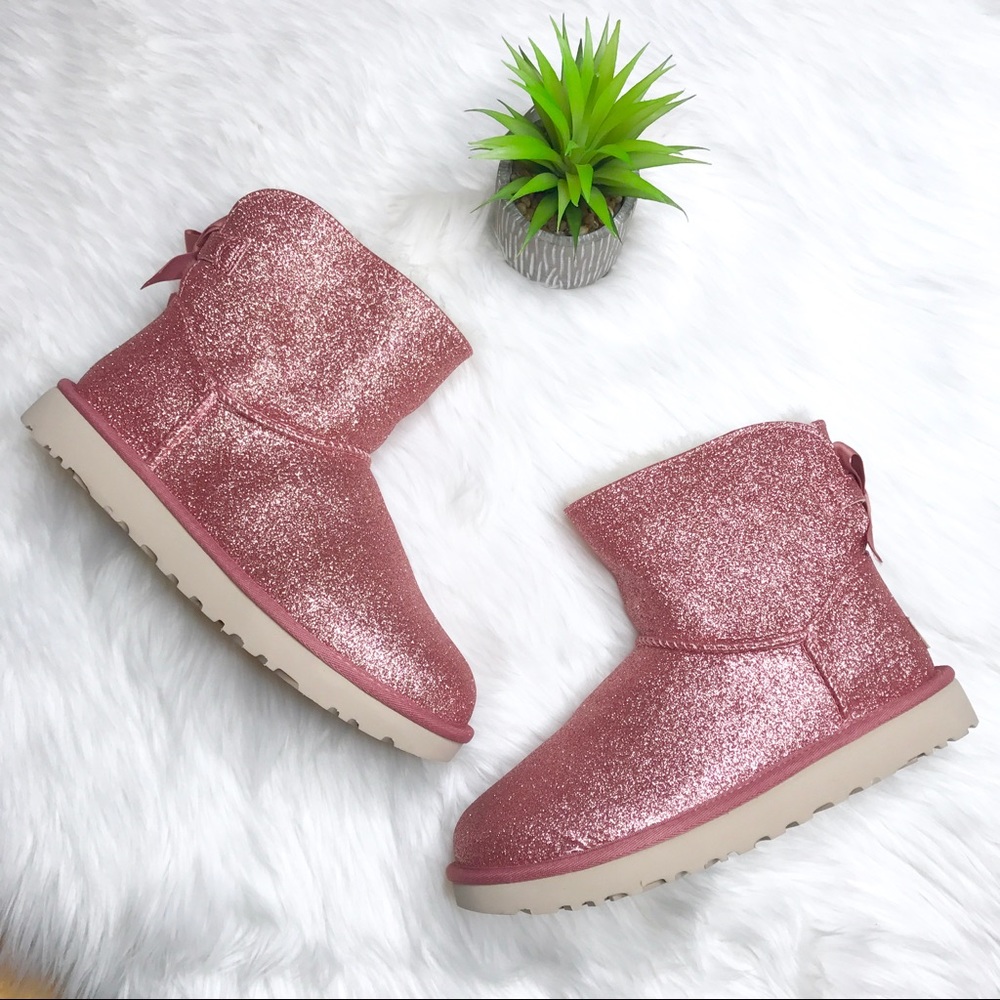 UGG LAST ONE Bailey Bow Rose Pink Glitter Boots - Picture 5 of 8